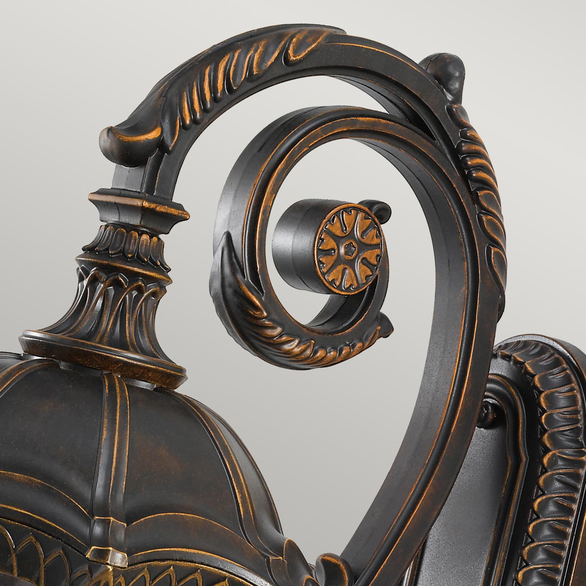 Уличный настенный светильник Feiss Baton Rouge FE-BATONRG-L