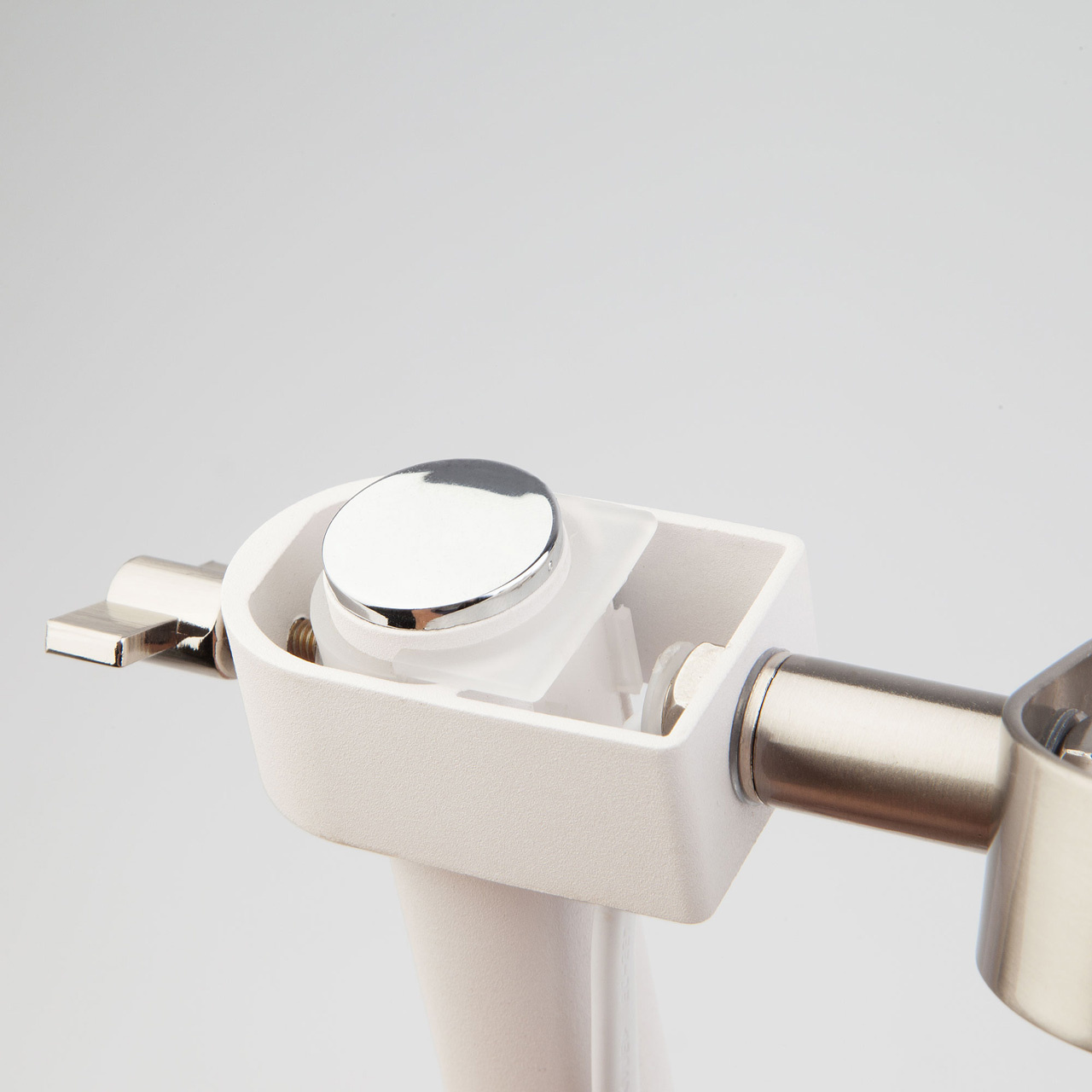 Настольная лампа Eurosvet Projector 01031/1 белый