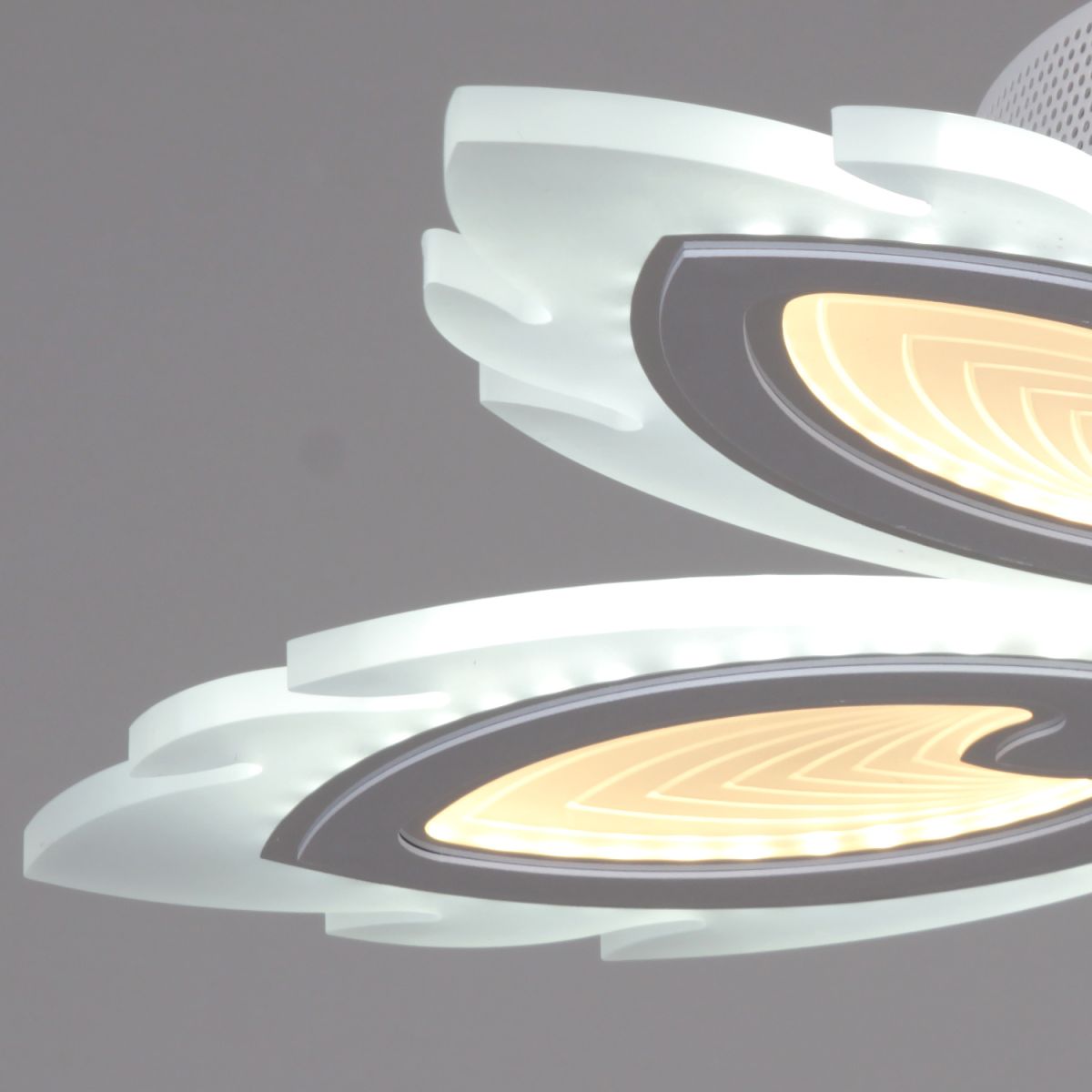 Потолочная люстра Reluce 05133-0.3-05 White