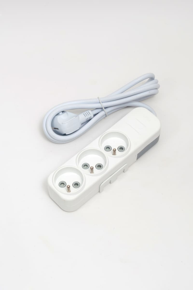 Удлинитель 3вх с защитными шторками UPS ELBI Myra 527-010202-324