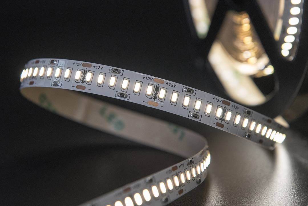 Светодиодная лента SWG SWG4240-12-24-NW 001195