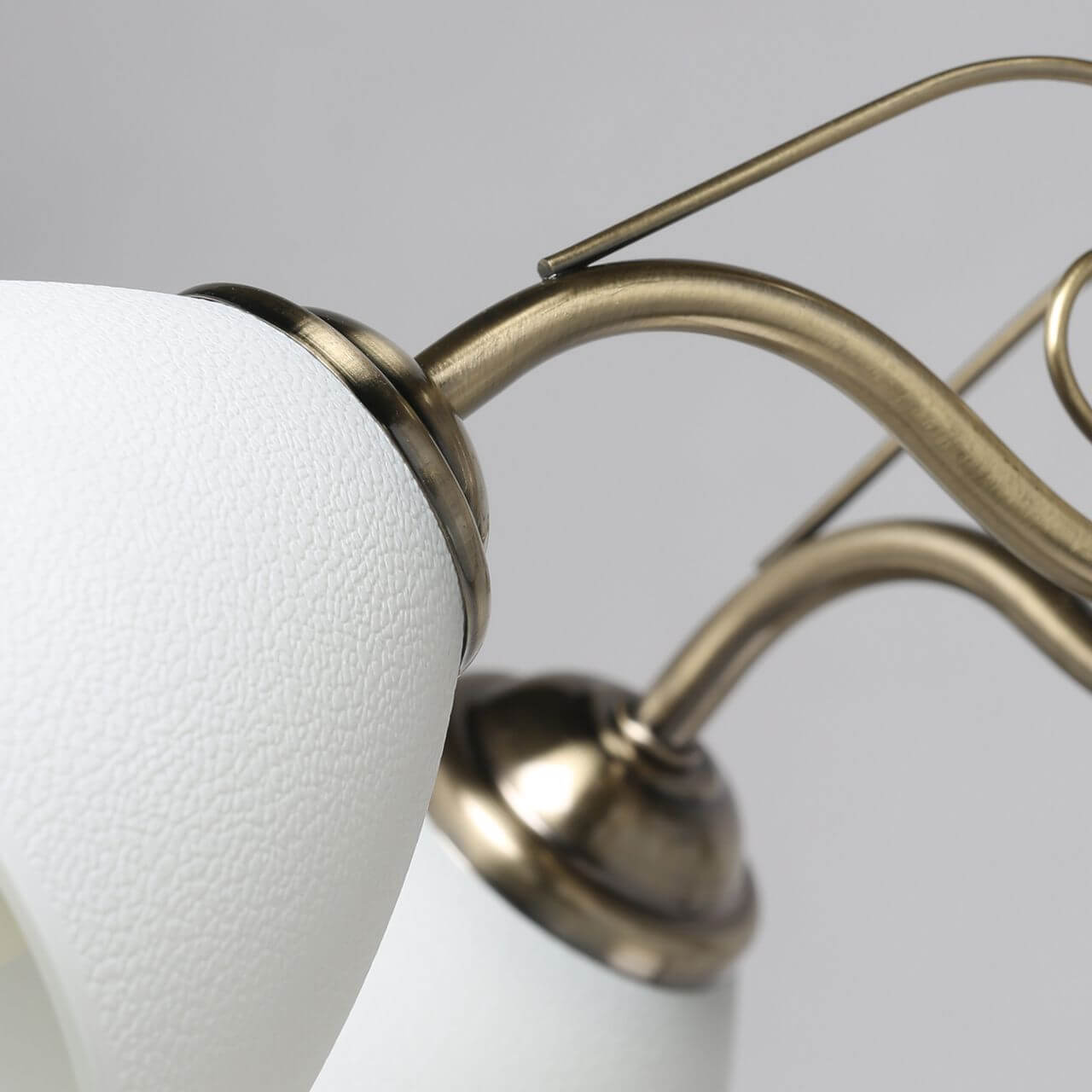 Люстра на штанге DeMarkt 677012705 в Москве