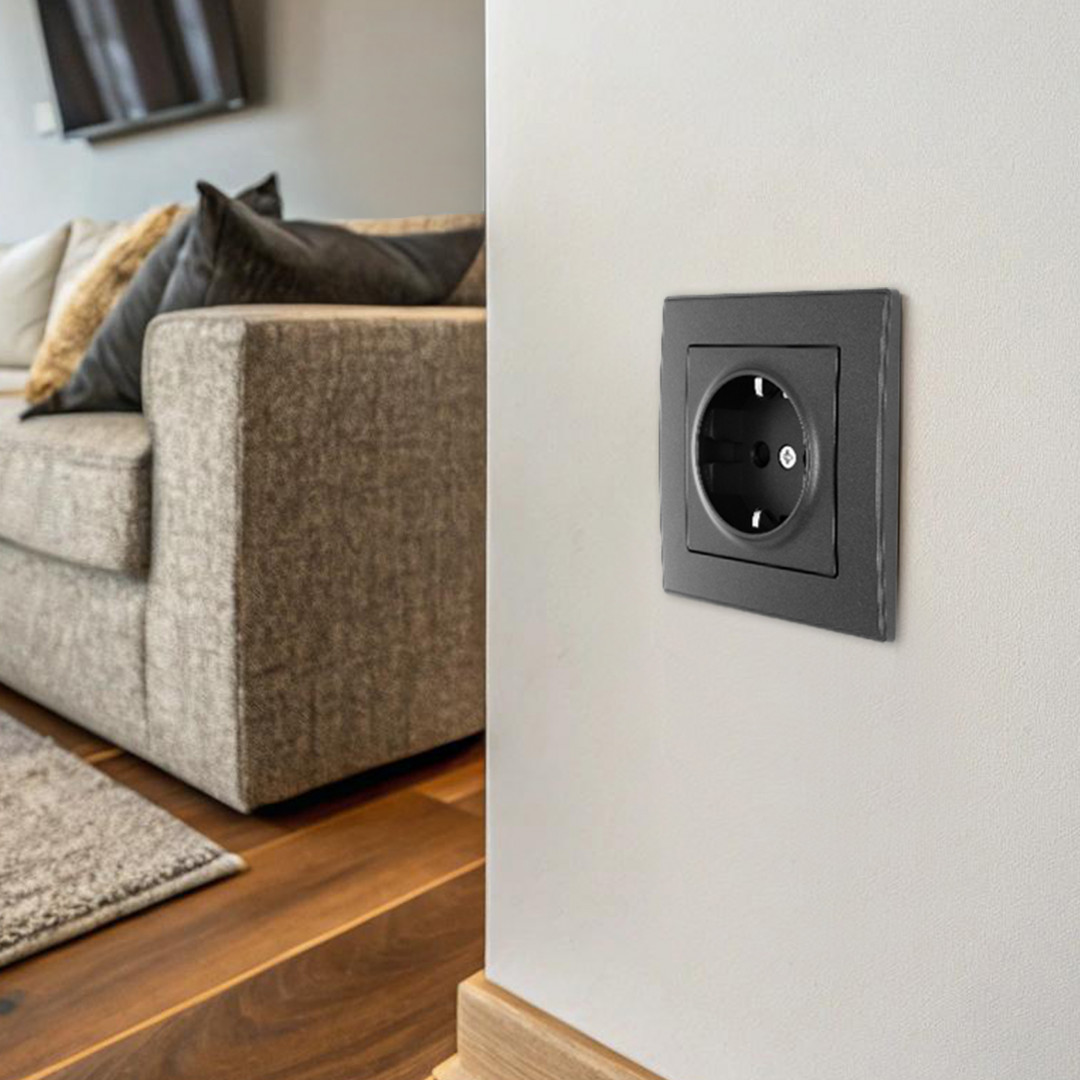 Комплект розетки с/з и шторками и рамкой Arte Milano SET06-1-40-1 black