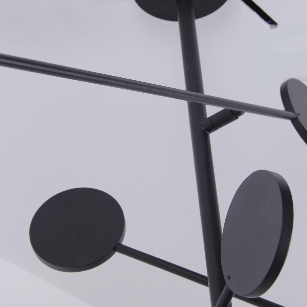 Люстра на штанге Favourite Vorago 4572-3C