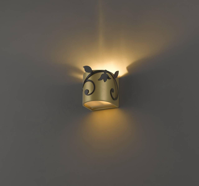 Настенный светильник Favourite Florina 1465-1W