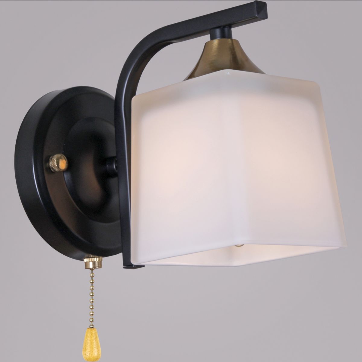 Бра Reluce 06668-0.2-01 BK+COP