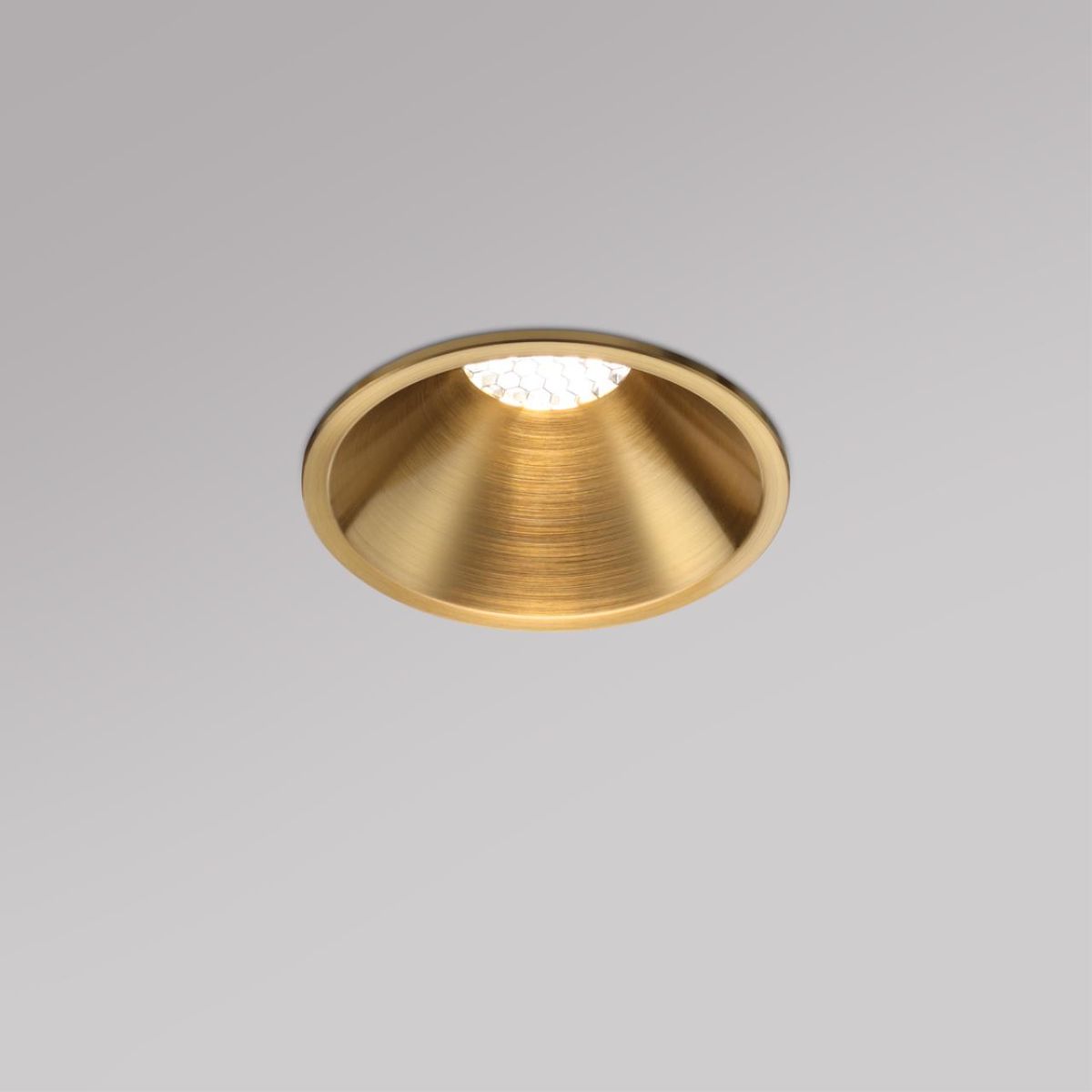 Встраиваемый светильник с переключателем цветовой температуры и угла рассеивания Novotech Wir Nova 359850