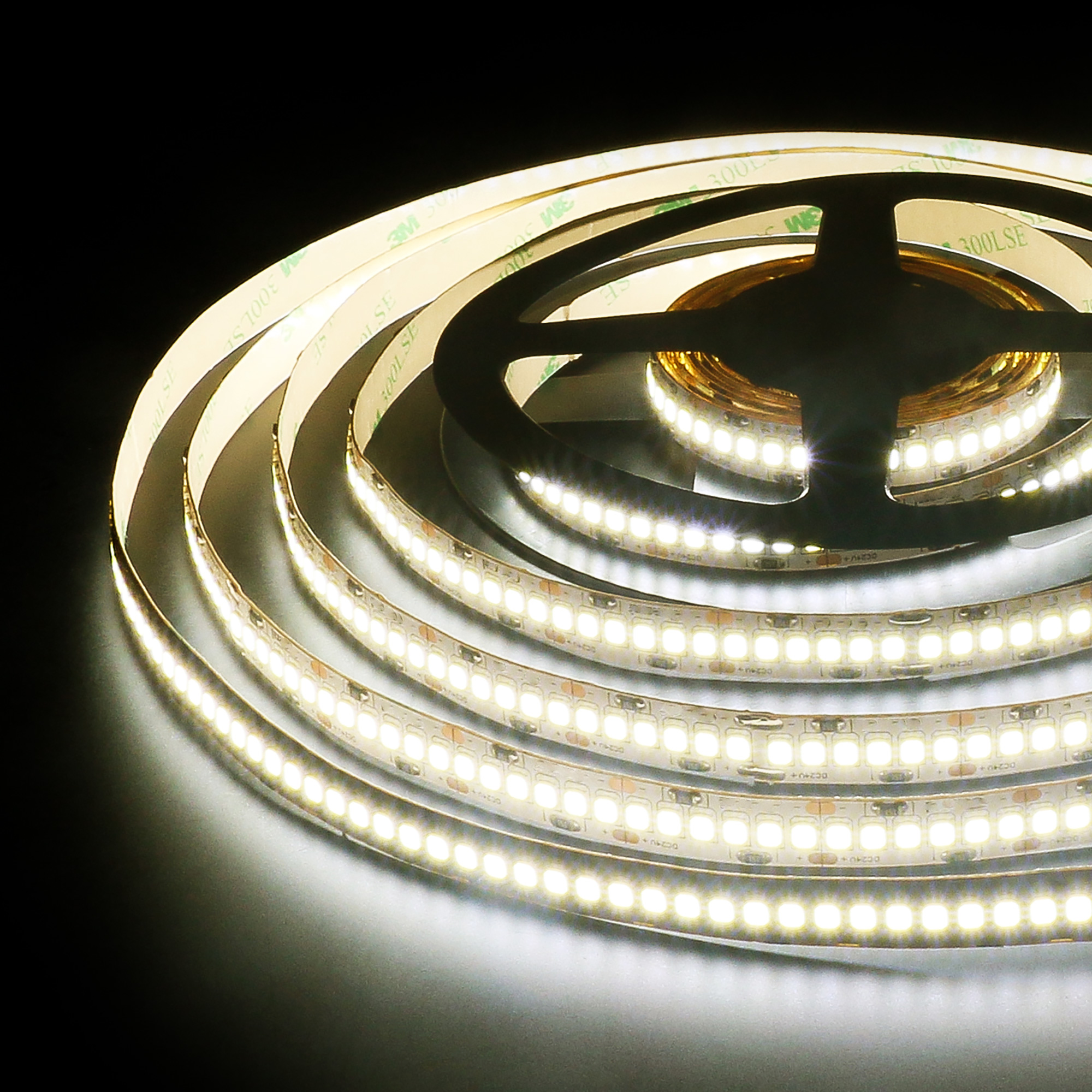 Светодиодная лента Elektrostandard 12V 24W 240Led 2835 IP20 дневной белый, 5м 4690389151637