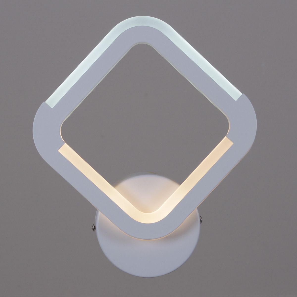 Настенный светильник Reluce 09821-3.2-01 WH