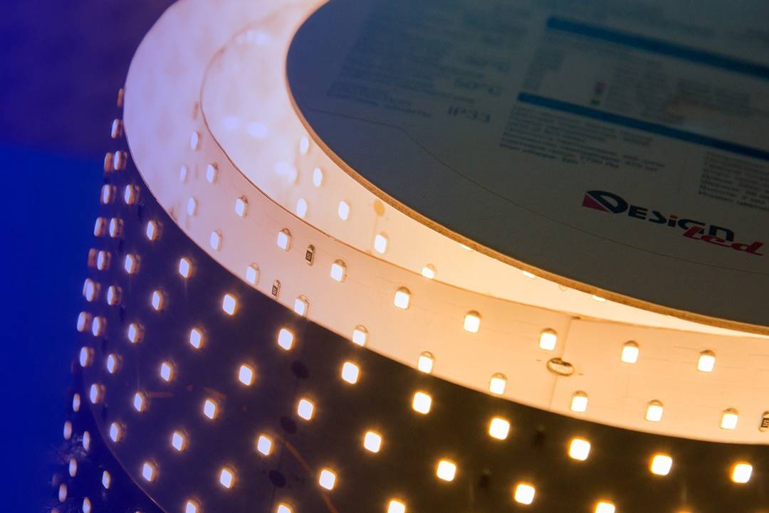 Светодиодная лента DesignLed DSG2350-24-WW-33 000534