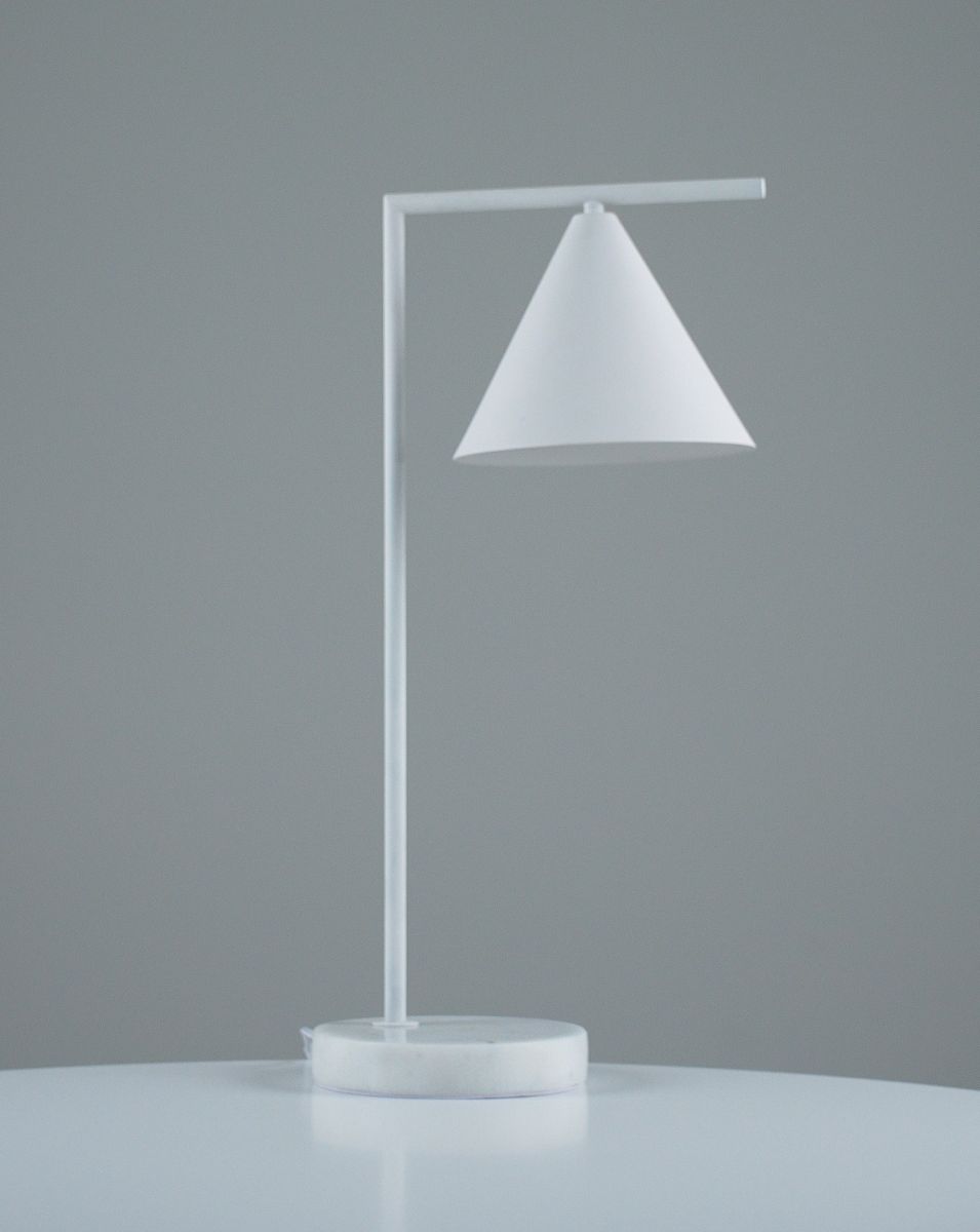 Настольная лампа Moderli Omaha V11596-1T