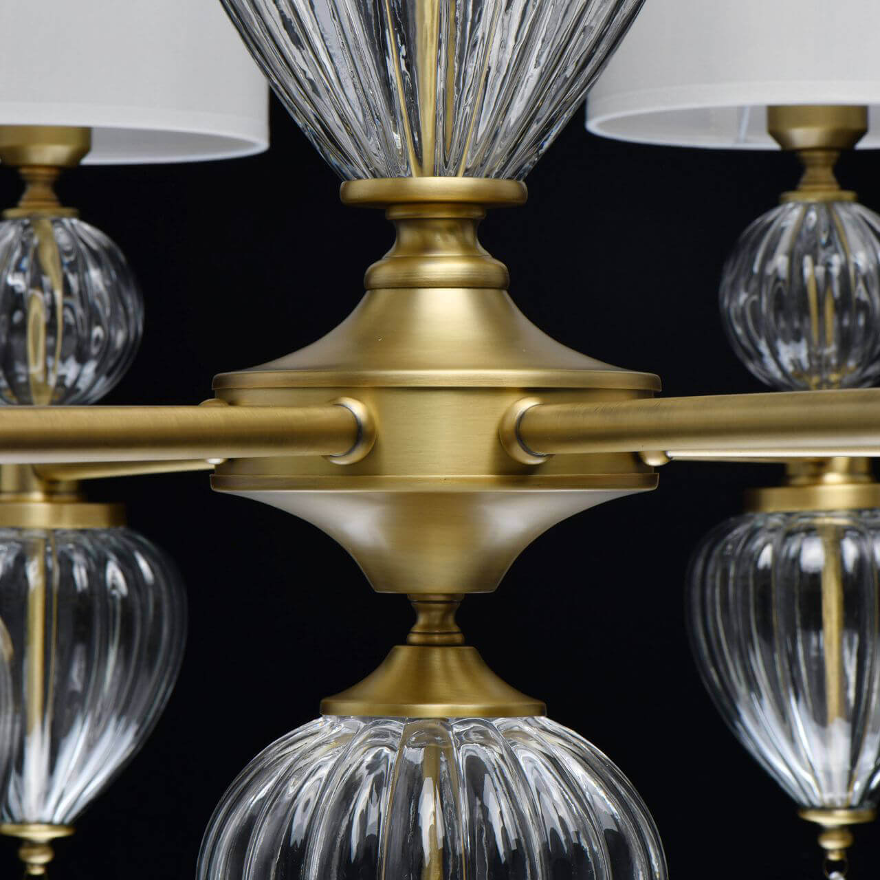 Подвесная люстра Chiaro Оделия 619011408 в Москве