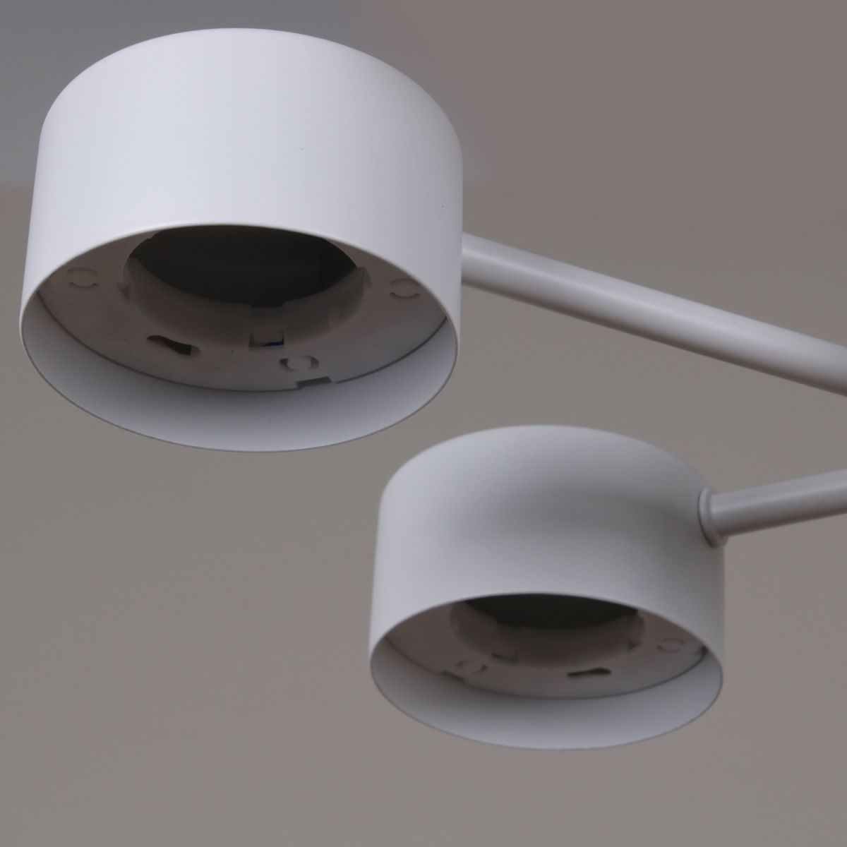 Люстра на штанге Reluce 03726-0.3-09 WT GX53