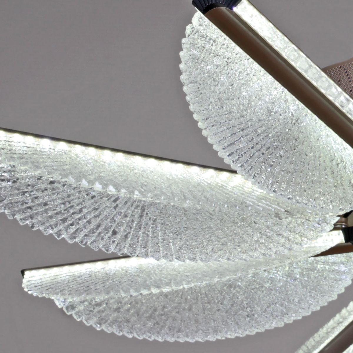 Потолочная люстра Reluce 00490-0.3-08L champagne silver