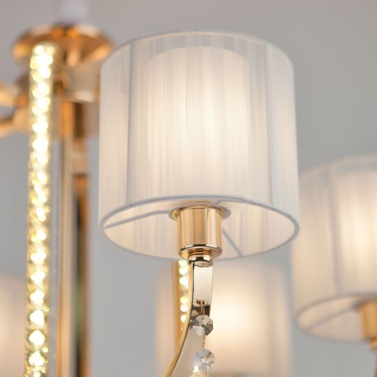 Подвесная светодиодная люстра Bogates Adriana 428/6 Strotskis