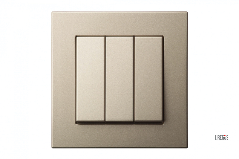 Выключатель трехклавишный Liregus Epsilon 28-302