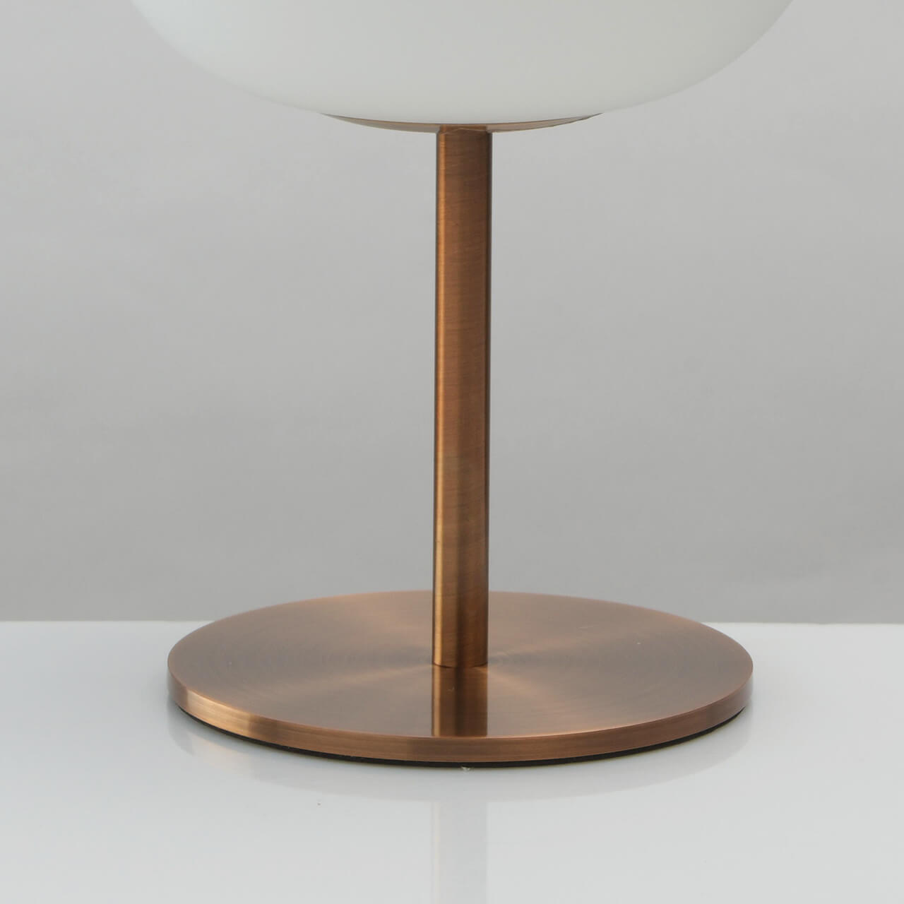 Настольная лампа De Markt Ауксис 1 722030501