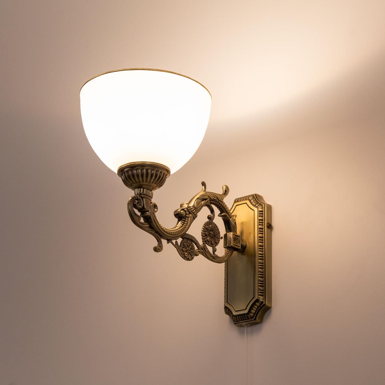 Бра с выключателем на корпусе Citilux Адриана CL405413