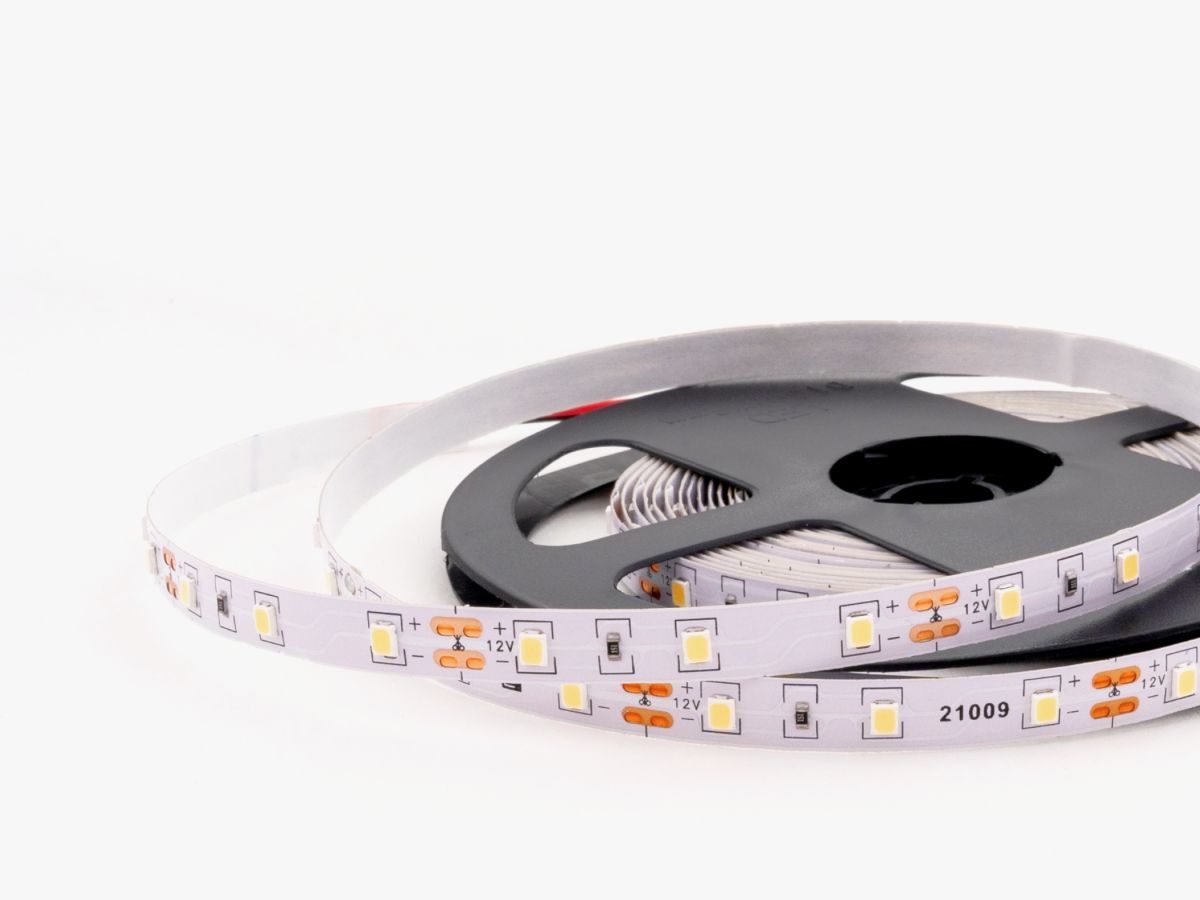 Светодиодная лента LEDS POWER 2835 60/м (4,8Вт/м) 12В нейтральная 002194