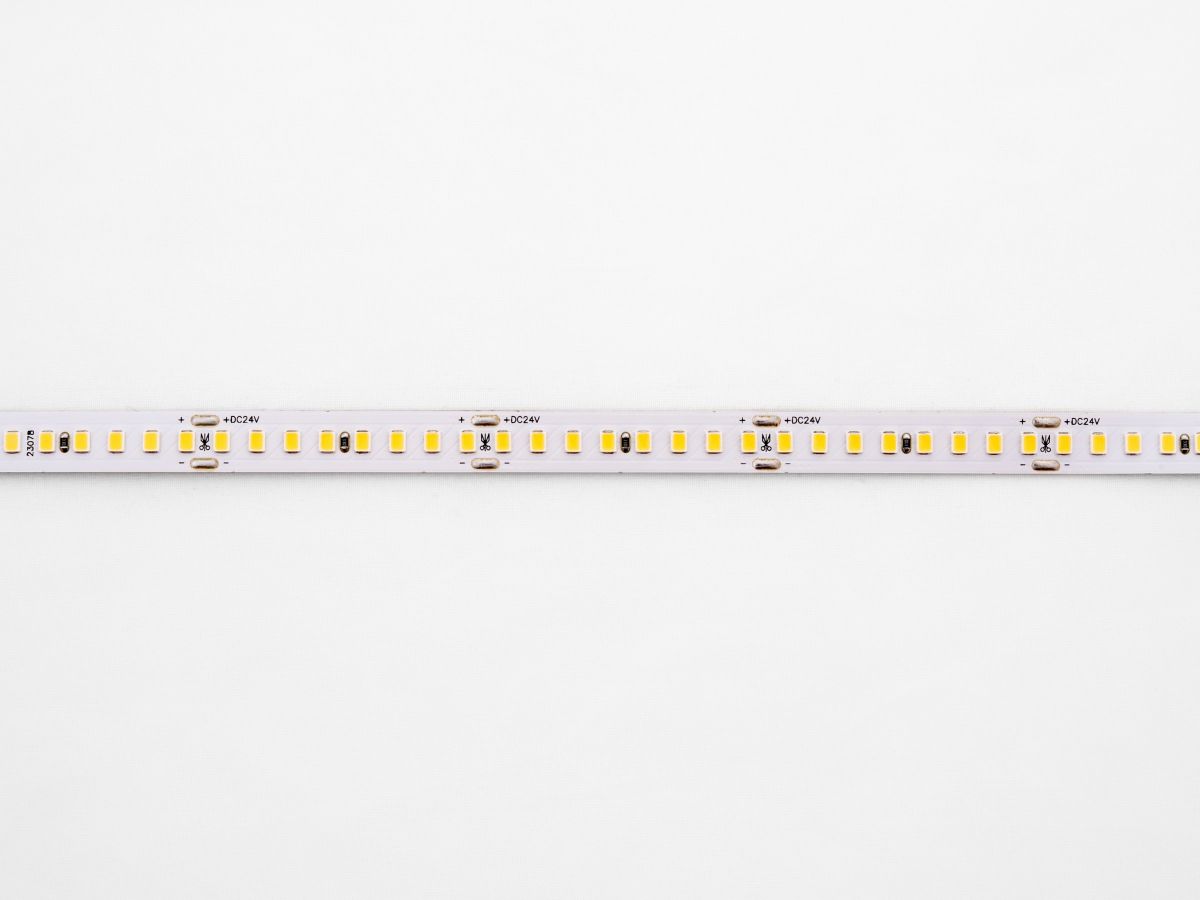 Светодиодная лента LEDS POWER 2835 176/м (16Вт/м) 24В нейтральная, серия ПРО140 005201