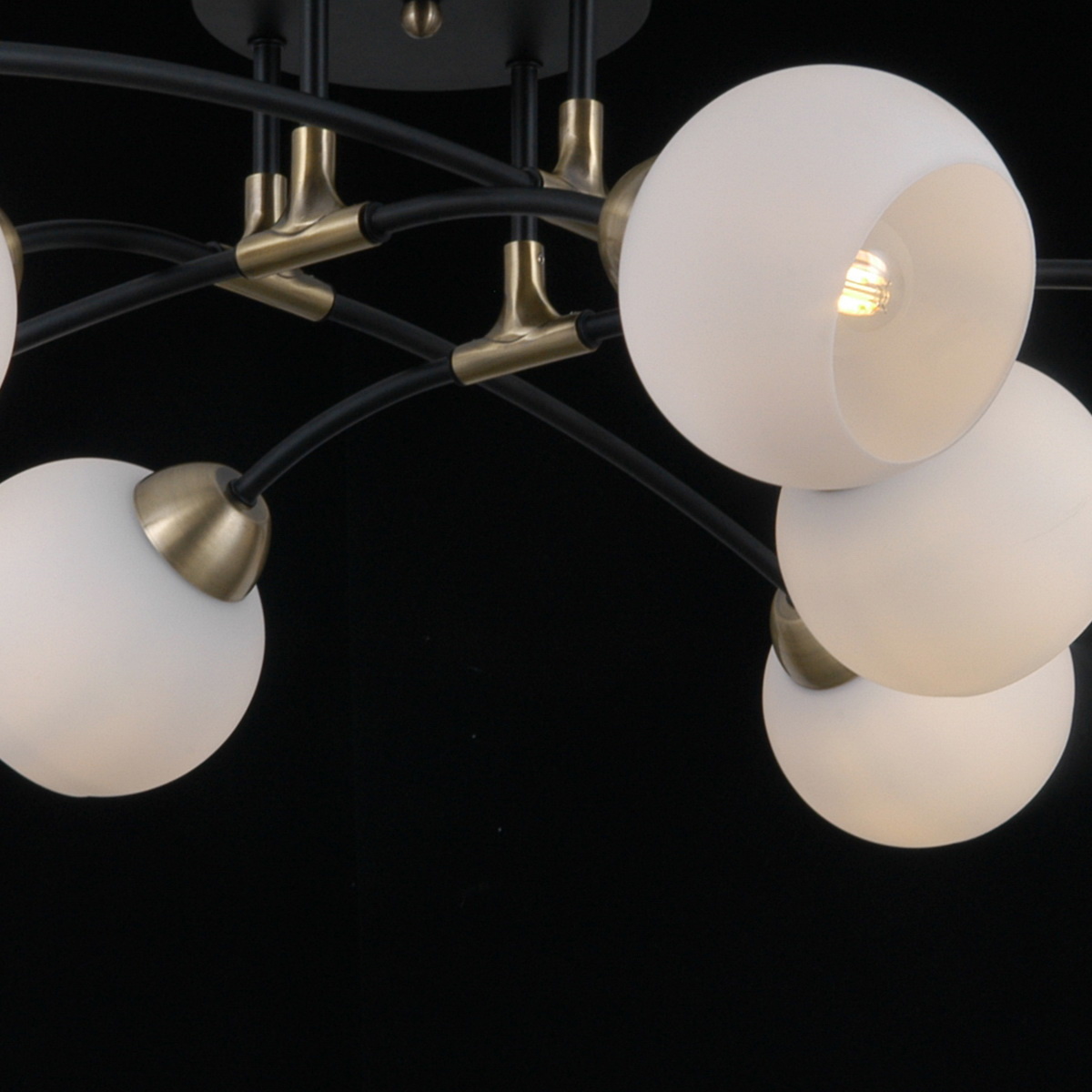 Люстра на штанге Illumico IL0299-8CSQ-79 BK AB