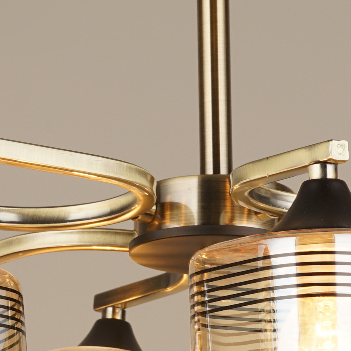 Люстра на штанге Reluce 01617-0.3-08