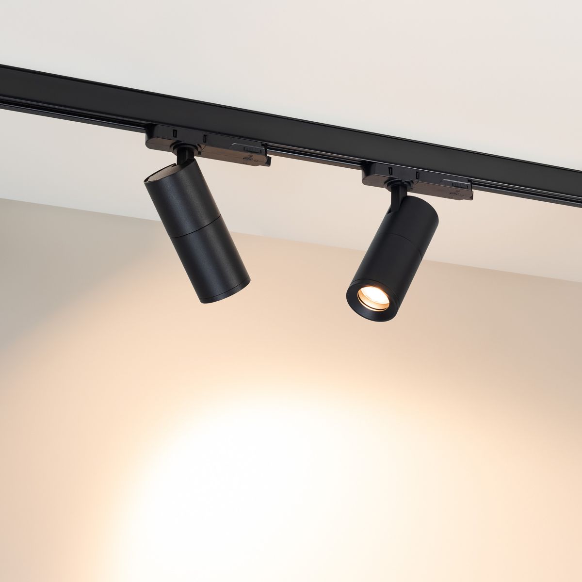 Трековый трехфазный светильник Arlight LGD-ARTEMIS-TRACK-4TR-R55-12W Warm3000 (BK, 8-80 deg, 230V, TRIAC) (IP20 Металл) 058641