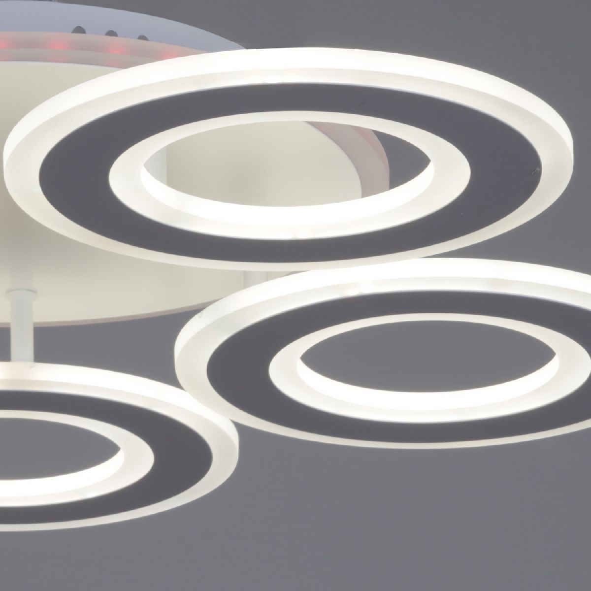 Потолочная люстра Reluce 20535-0.3-5+1 WT