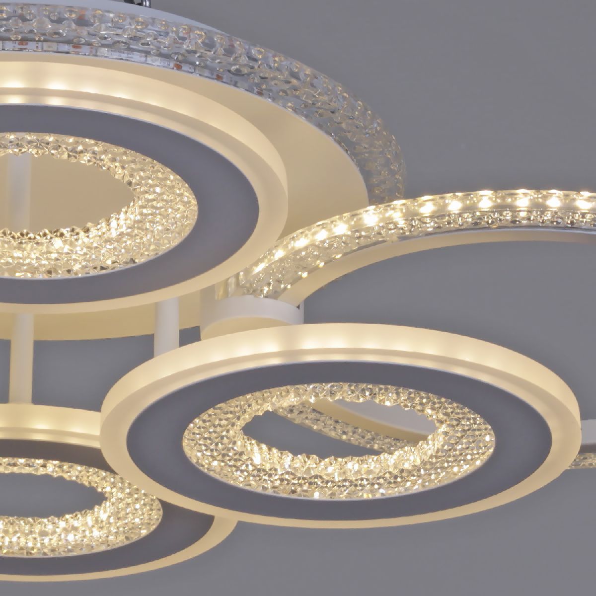 Потолочная люстра Reluce 20533-0.3-2+4+1 WT