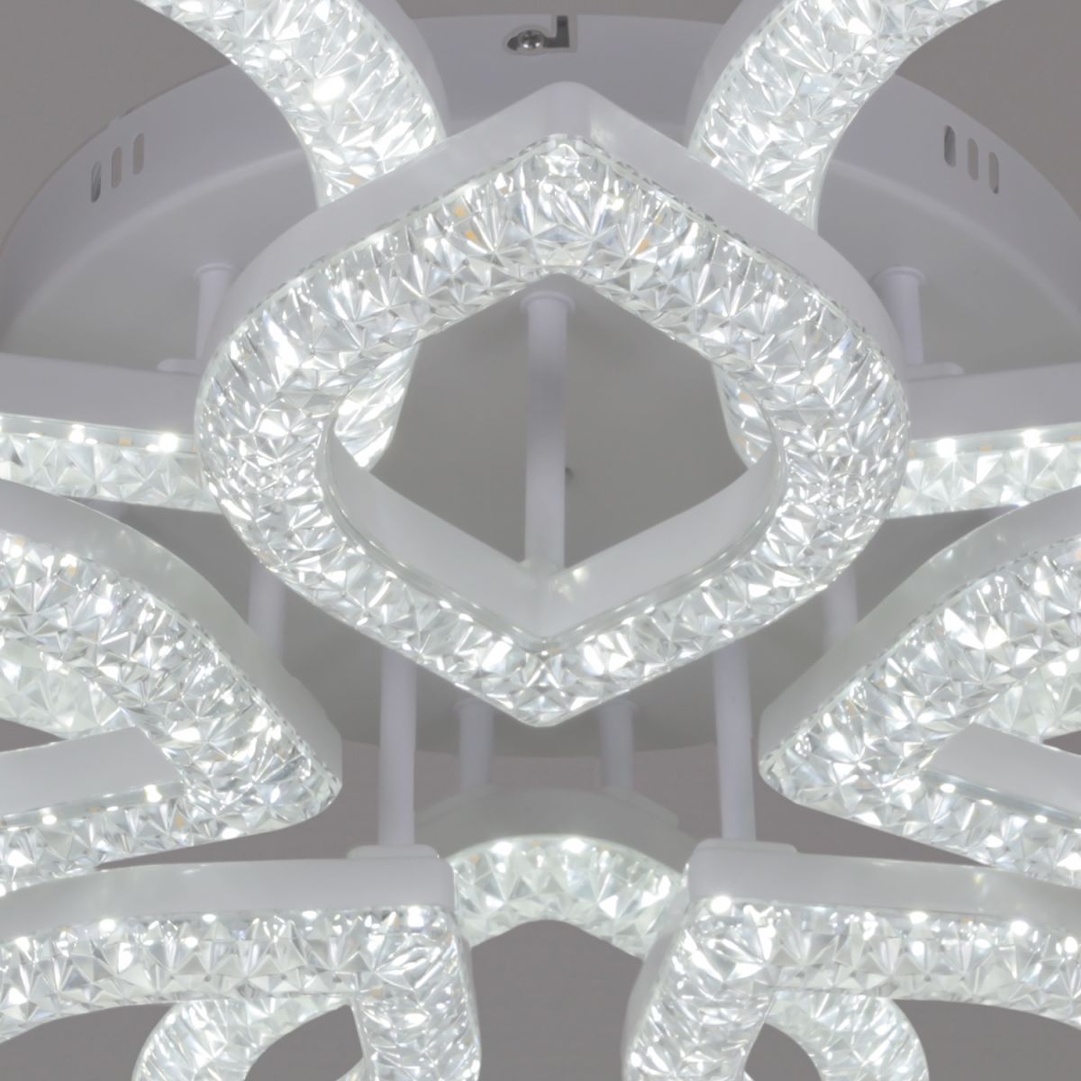 Потолочная люстра Reluce 28120-0.3-5+5C WH