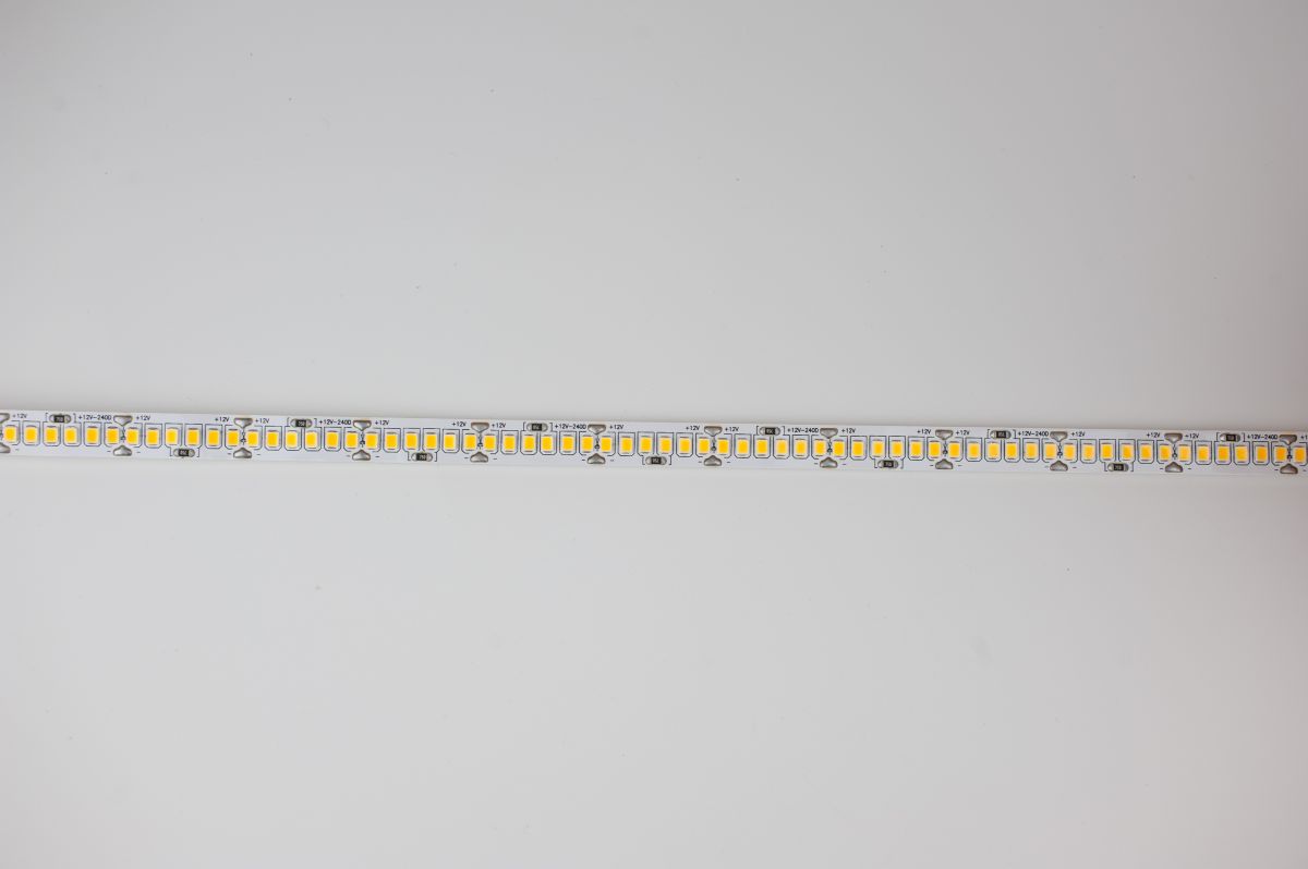 Светодиодная лента LEDS POWER 2835 240/м (21Вт/м) 12В теплая 008783