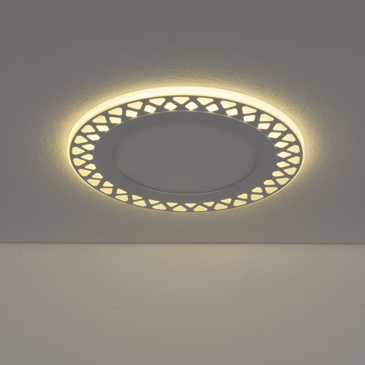 Встраиваемый светодиодный светильник Elektrostandard DSS003 12+6W 4200K 4690389103070