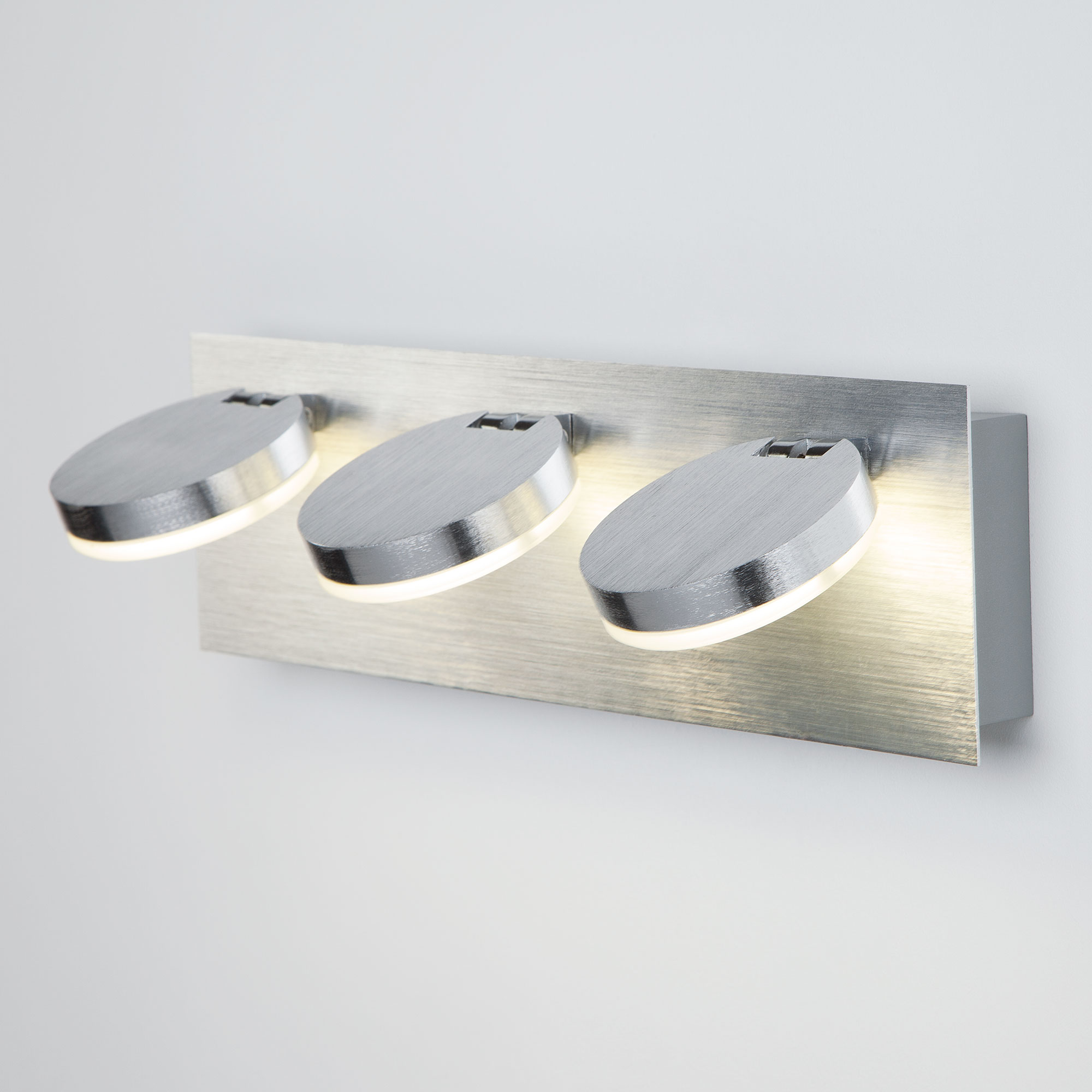 Настенный светодиодный светильник Eurosvet Cover 20004/3 алюминий