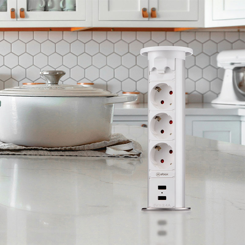 Блок розеток 105W (3 секции и 2 USB) Mebax 00-00001162