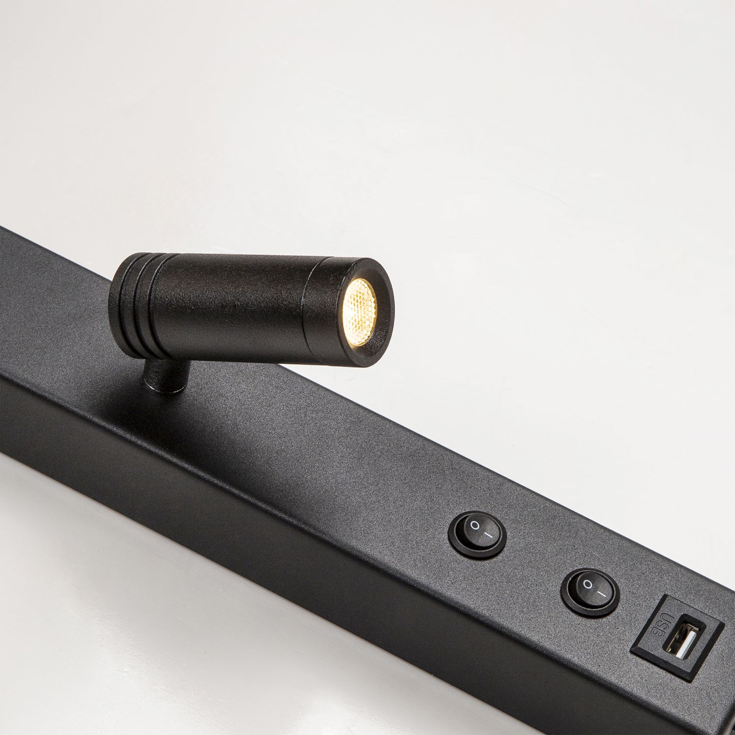 Спот Favourite Twin 4068-2W