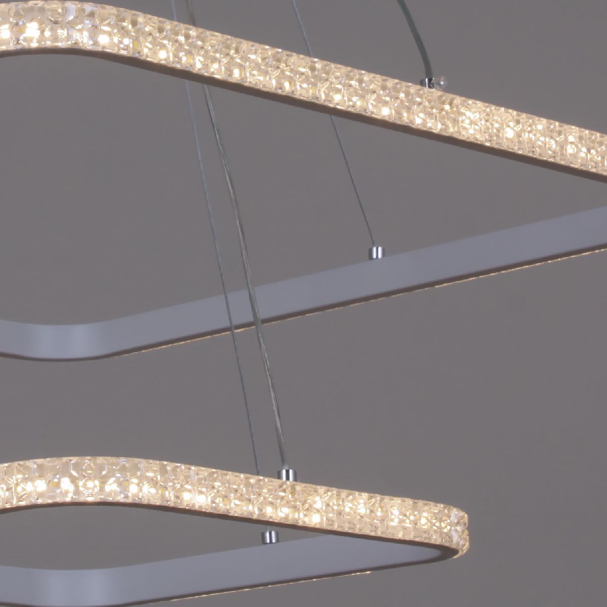 Подвесная люстра с дистанционным управлением Reluce 06316-3.9-02 WH