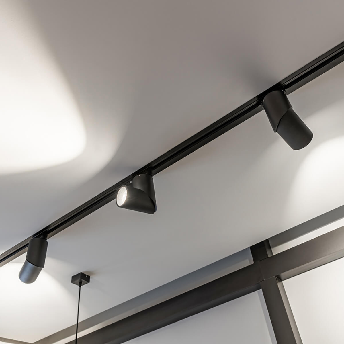 Трековый светильник Elektrostandard Corner Черный 15W 4200K (LTB33) однофазный 4690389134784