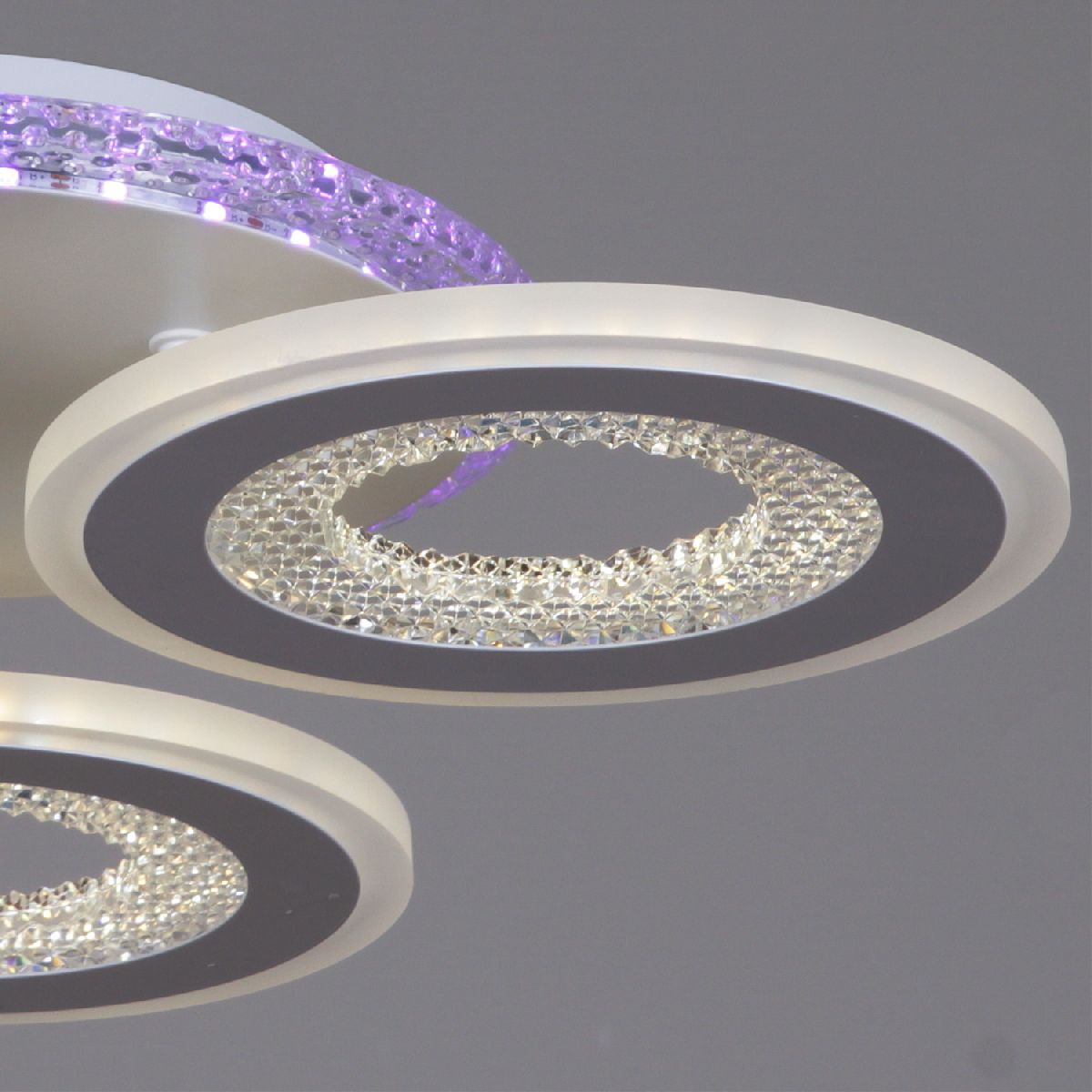 Потолочная люстра Reluce 20534-0.3-3+1S