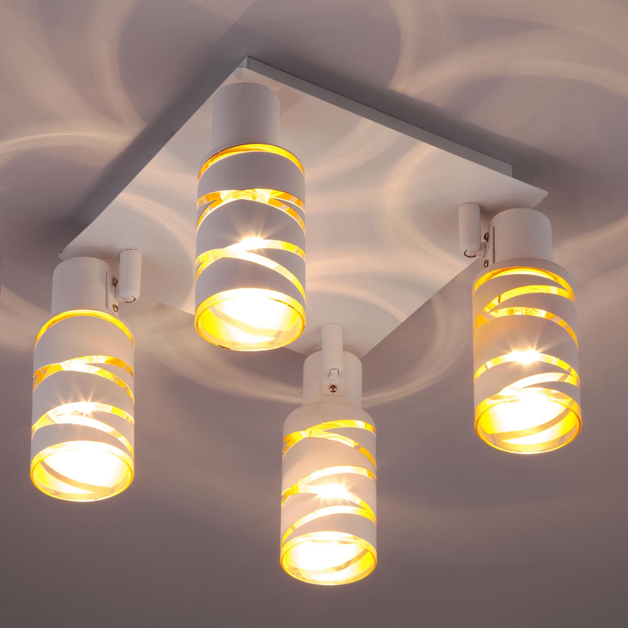 Спот Eurosvet Flute 20085/4 белый