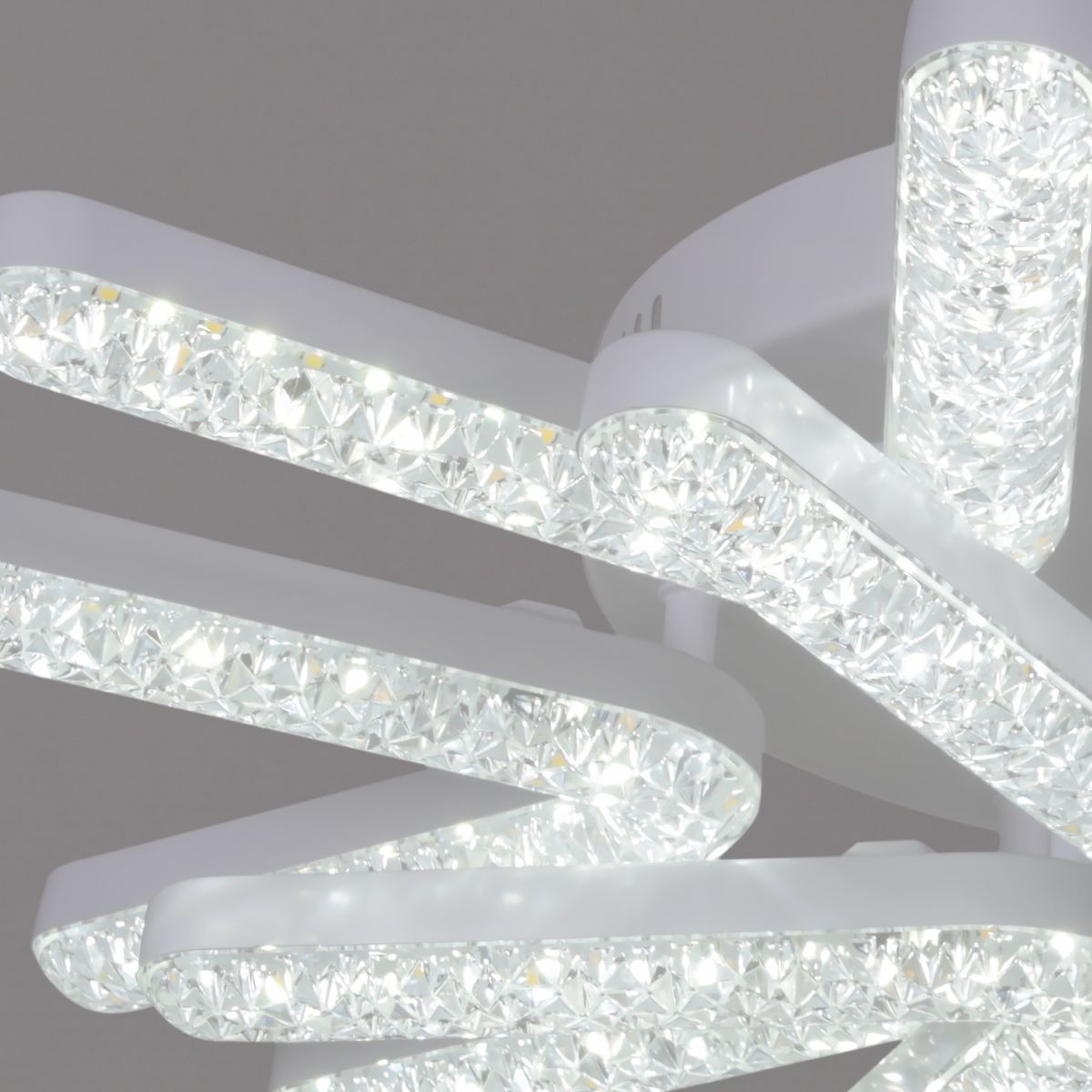 Потолочная люстра Reluce 72190-0.3-09 WH