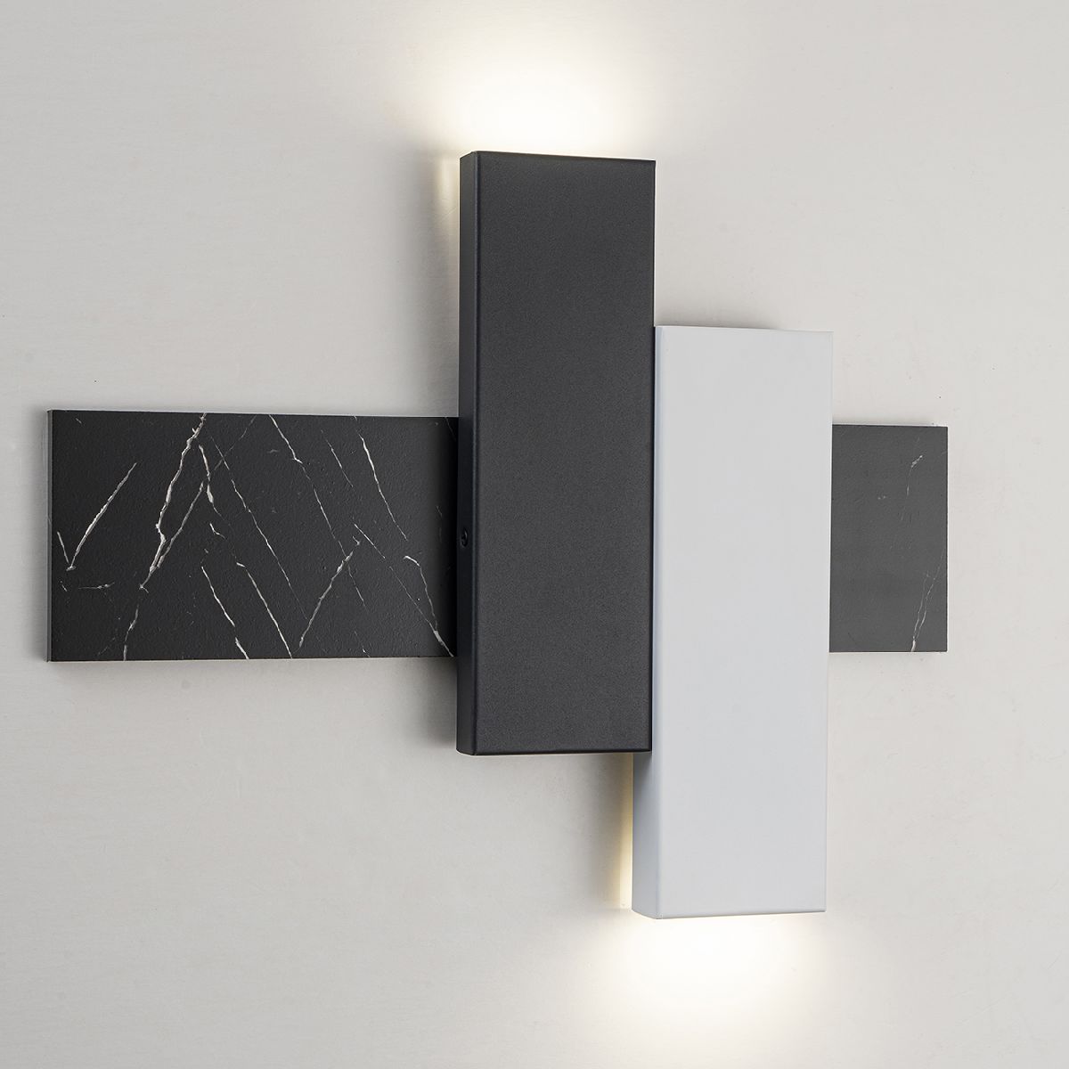 Настенный светильник Indigo Avanzato 14023/2W Black stone V000120L