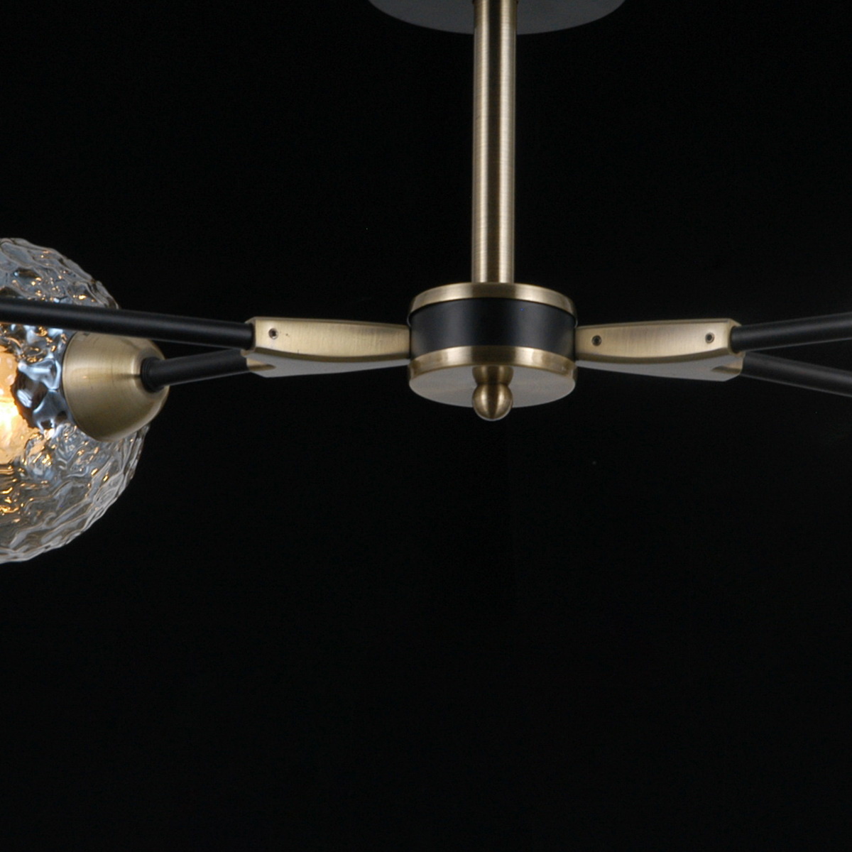 Люстра на штанге Illumico IL0253-4CSQ-79 BK AB