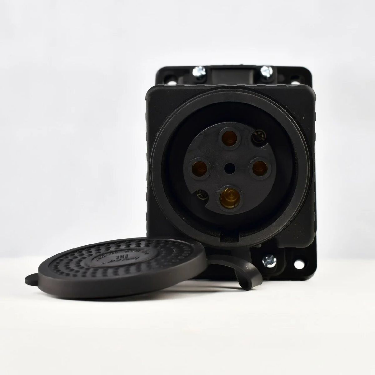 Розетка наружная наклонная трехфазная Lezard Каучук 332-0100-0202/202