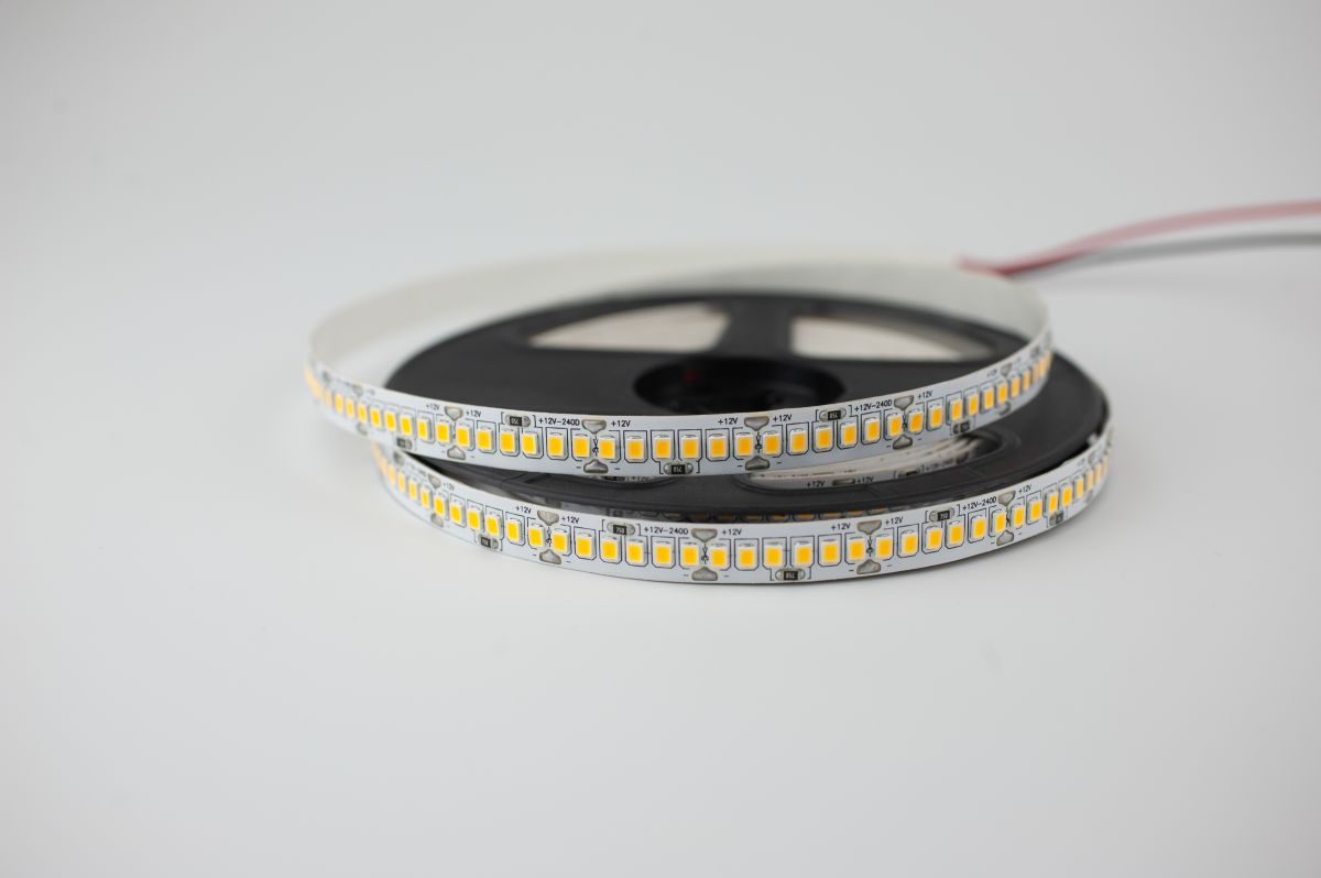 Светодиодная лента LEDS POWER 2835 240/м (21Вт/м) 12В теплая 008783