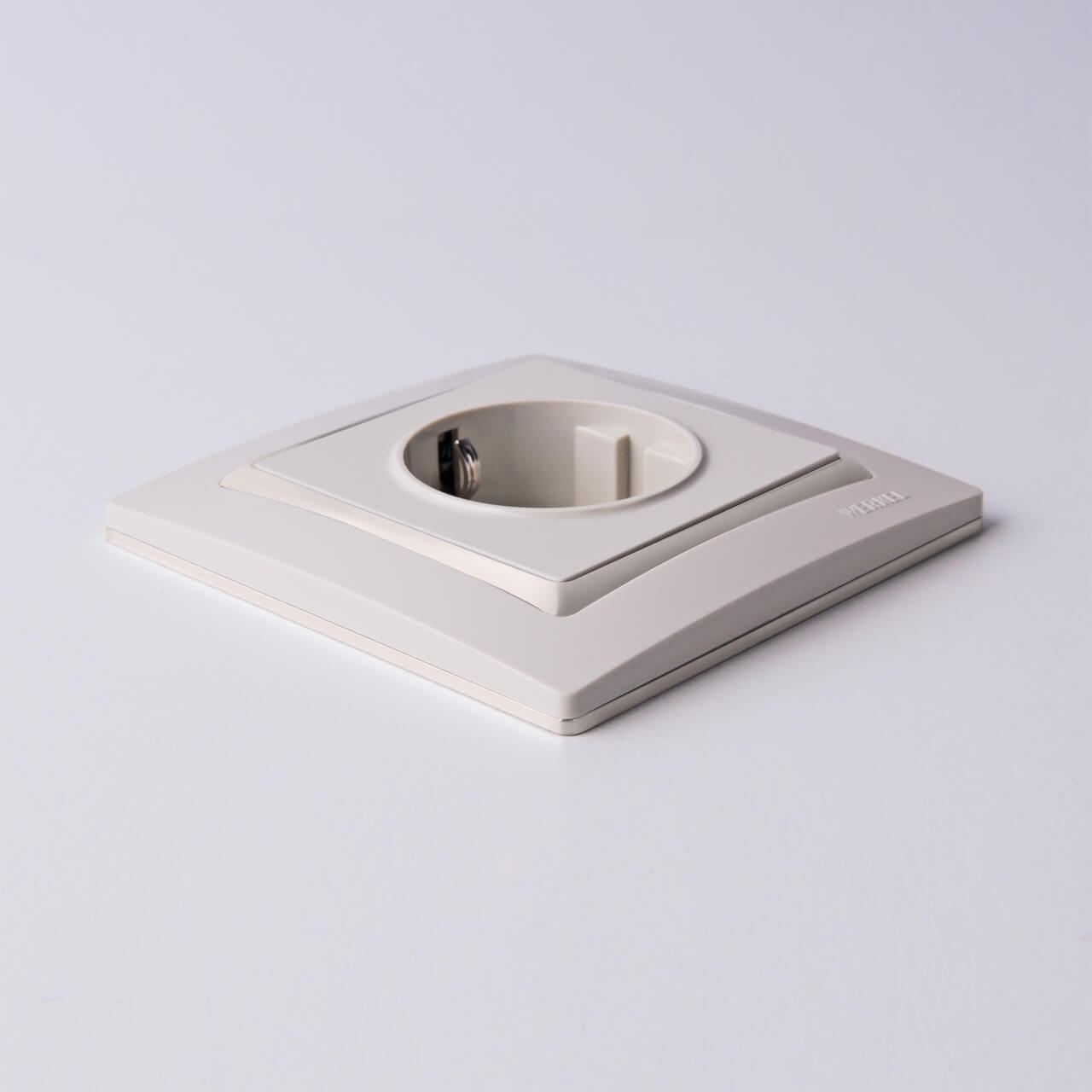 Розетка с заземлением Werkel слоновая кость W1171003 4690389155741