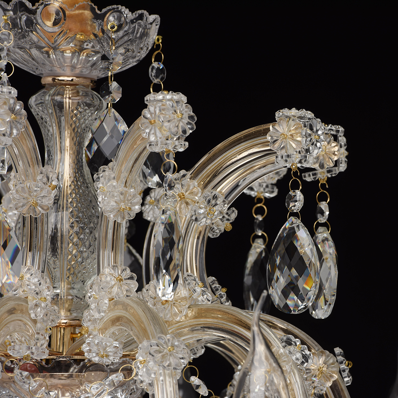 Подвесная люстра Chiaro Одетта 405010810 в Москве