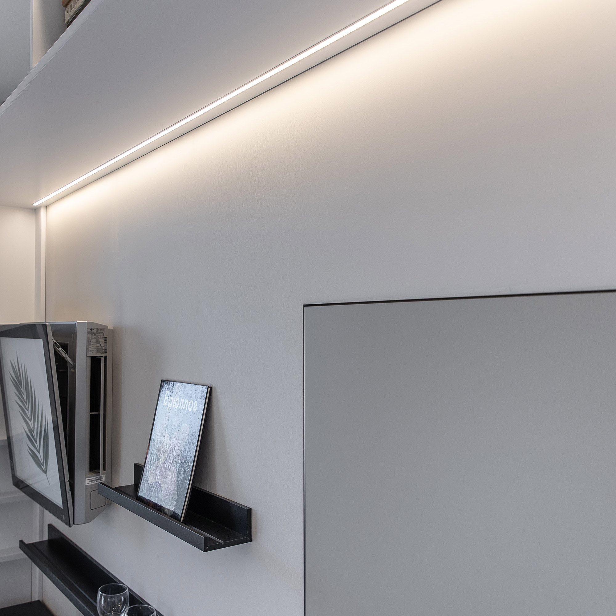 Светодиодная лента Elektrostandard 12V 14,4W 60Led 5050 IP20 теплый белый, 5м 4690389040184