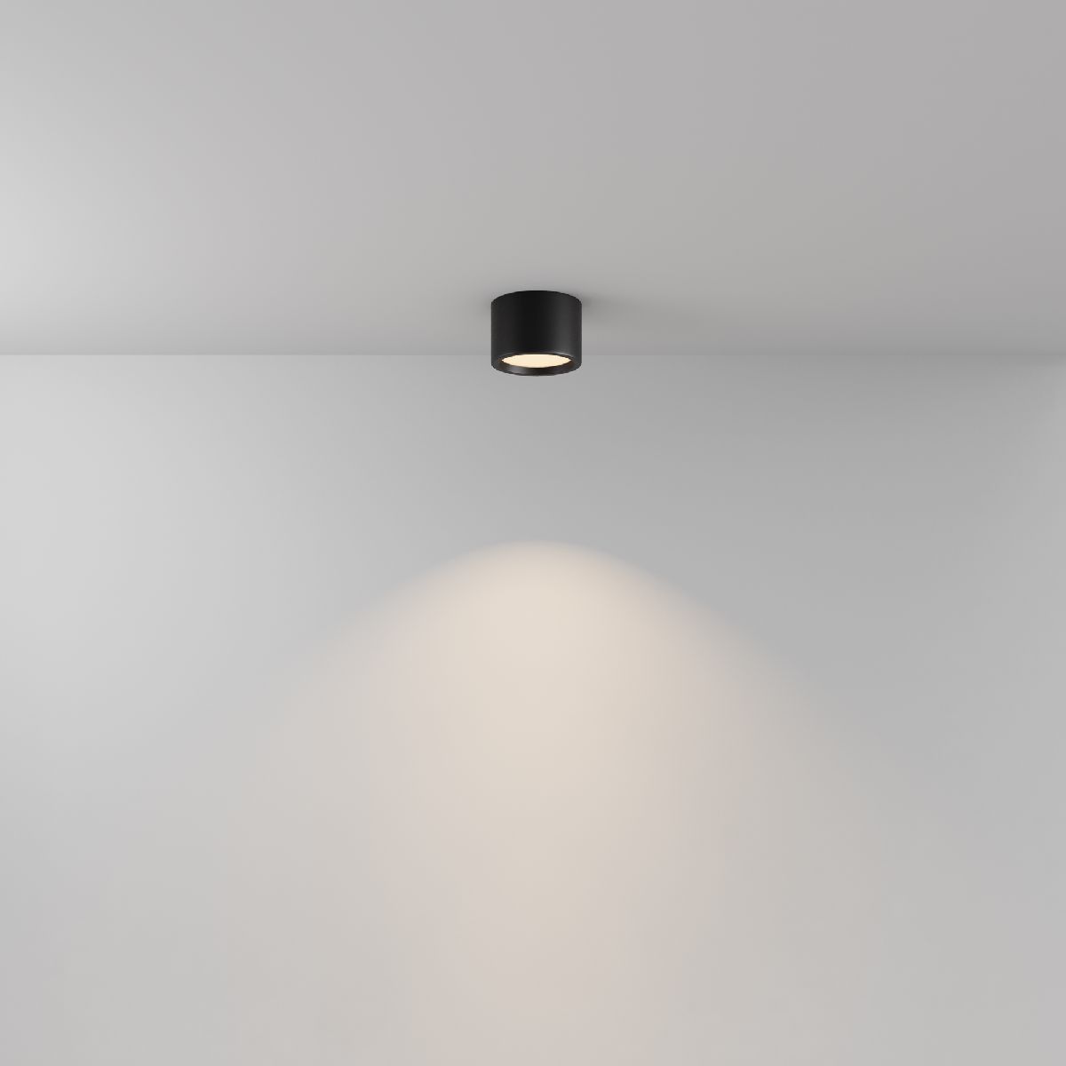 Накладной светильник Maytoni Hydra C090CL-10W3K-B