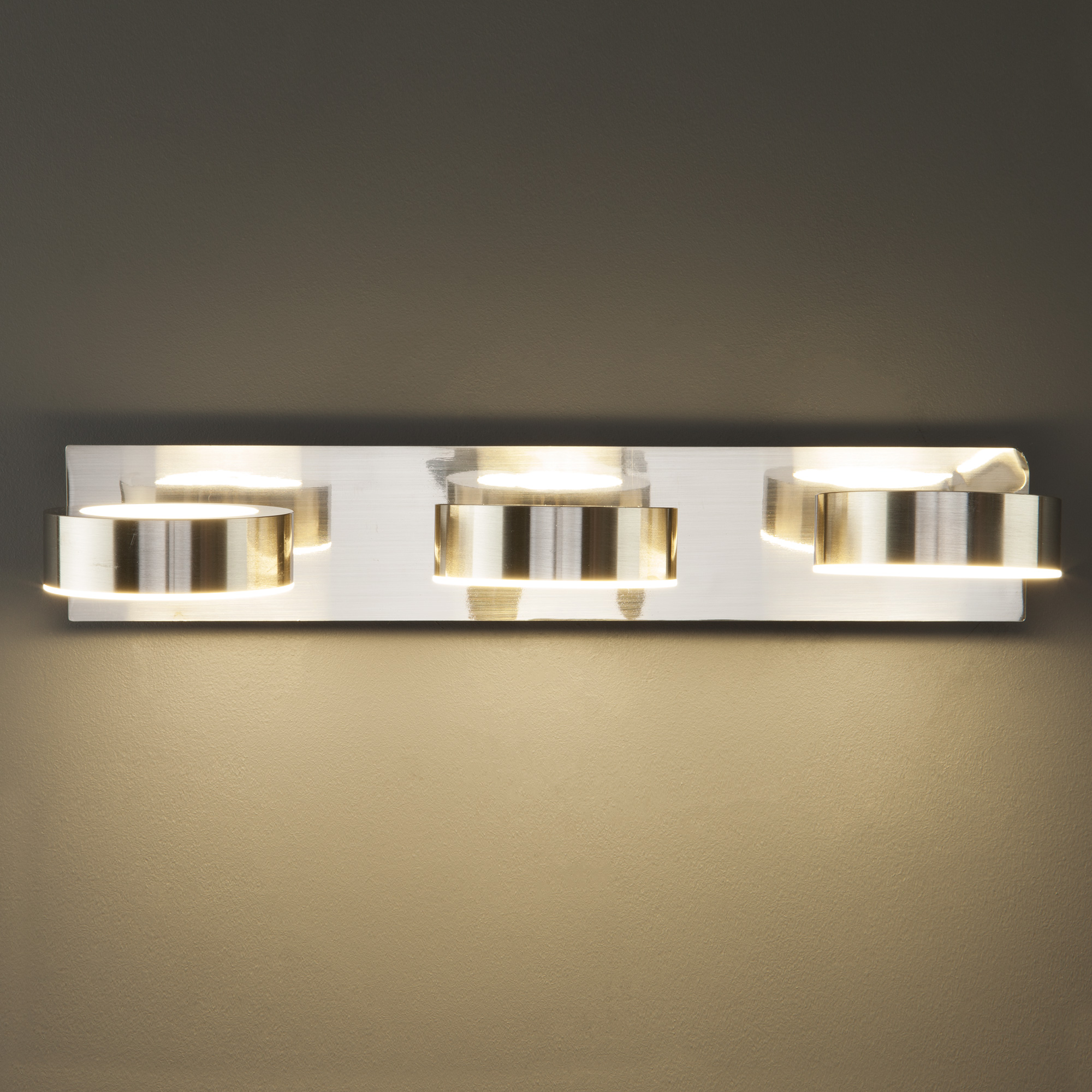 Настенный светодиодный светильник Eurosvet Frisco 20065/3 сатин-никель