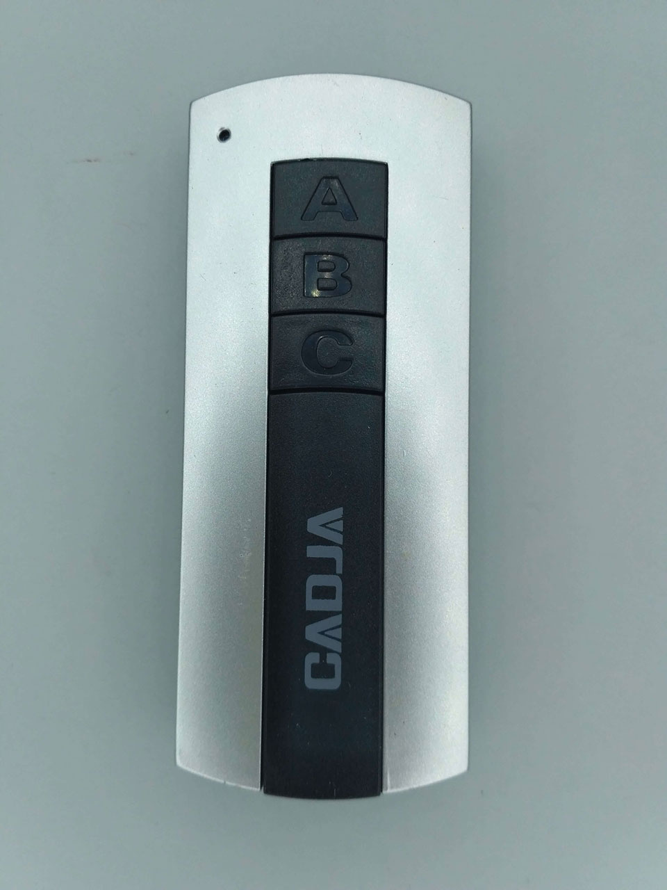 Подвесной светодиодный светильник Omnilux Sennori OML-46813-104